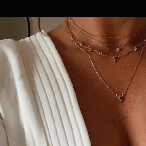  - Flera halsband i ett. Aldrig använt. 