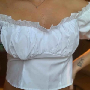  - Helt ny topp från nakd. 