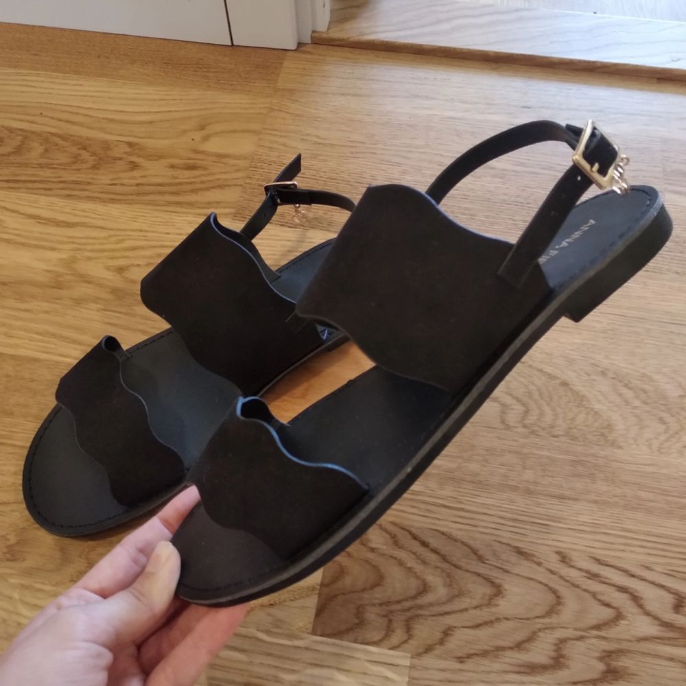 Ny sandaler (oanvänd) från Anna | Plick Second Hand