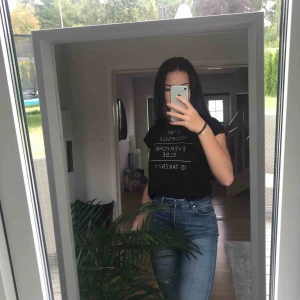  - Fin tröja från Cubus!♡ Bra skick bortsett från väldigt små delar av texten som har lossnat, men detta är inget man tänker på när tröjan väl är på. Köpare står för frakt🚛