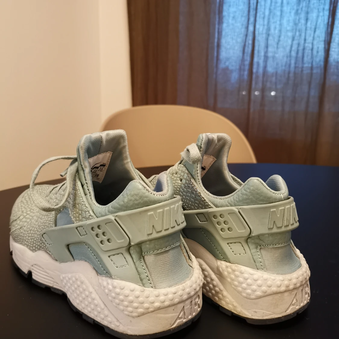 Nike huarache ljusblå ormskinn - 91