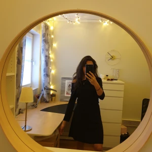 Klänning i S - Super skön klänning i viskos, ribbad i överdel och slät i underdel, Stockholm LM, storlek s