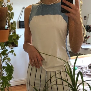 Vintage adidas tröja - en as fet adidas tränings tröja som jag fått av min mamma skulle gissa 90-2000tal. Säljer till ett hyfsat bud, inga fläckar 