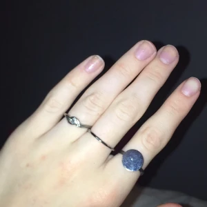 Smala Silverringar - Smala silverringar. Storlek S (ungefär 16 mm) Alla tillsammans 15kr