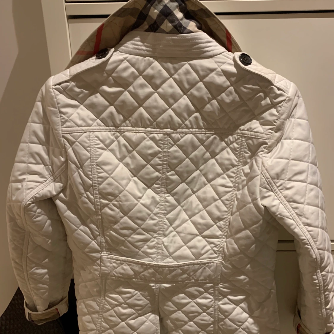 Burberry qiltad vit höst och vårjacka - 90