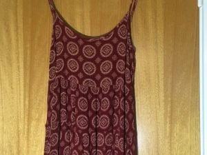 Klänning Brandy Melville - Så skön och somrig klänning från Brandy Melville. Snygg öppen rygg. Passar XS-M. Frakt  44 kr eller hämtas i Lund. ❤️