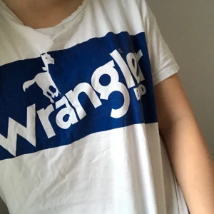 Tshirt  - Ifrån wrangler💕 fraktas eller möts upp i Stockholm:)