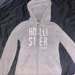 Hollister tjocktröja  - Aldrig använd