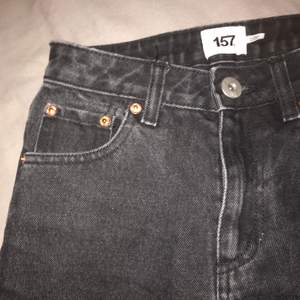 Svarta Mom Jeans från lager157. Aldrig använda så bra skick!