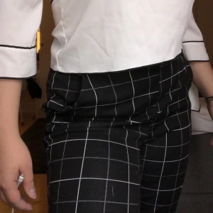 Mjukisbyxor  - Säljer dessa mjukisbyxor eller kostymbyxor, man kan ha dem som vad som helst. De används inte längre 