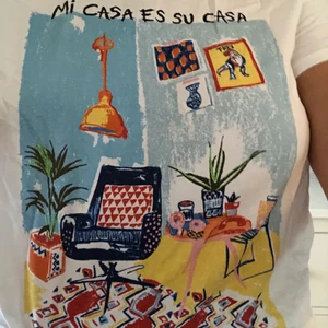 Tshirt - söt tshirt med tryck! använd max 3 gånger, 30kr+frakt!