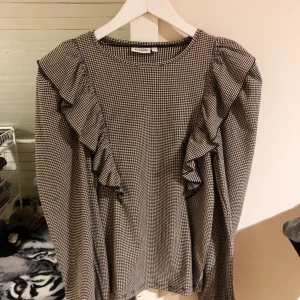 Rutig blus - Helt ny rutig blus, 110kr inklusive frakt