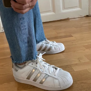 Adidas superstar silver - Nästan aldrig använda superstar med silverrand