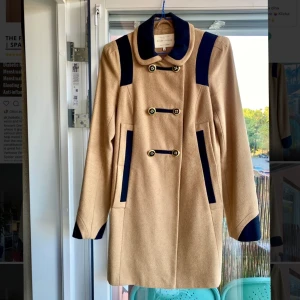 River Island Kappa - Jättefin River Island kappa köpt i London, mycket fint skick!