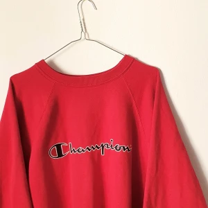 Vintage Champion sweater - Ascool vintage Champion sweater i storlek L, sitter jättefint oversize på en S eller M! Säljer pga flytt :( 