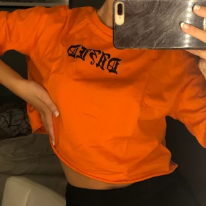 Tröja - Kommer aldrig till användning🧡