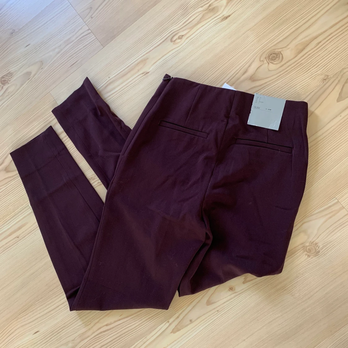 Kostymbyxor- Plommon färgade