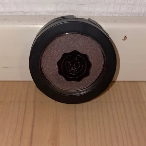 Ögonskugga  - En ögonskugga aldrig använd