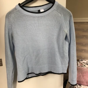 Tröja från H&M strl XS - Tröja från H&M i fint skick i storlek XS
