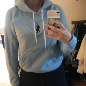 Hoodie - Ralph Lauren hoodie i nyskick köpt till en klassresa men den följde inte med, Helt ny 