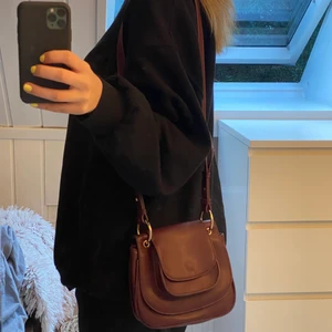 Väska - 150 + 66kr frakt