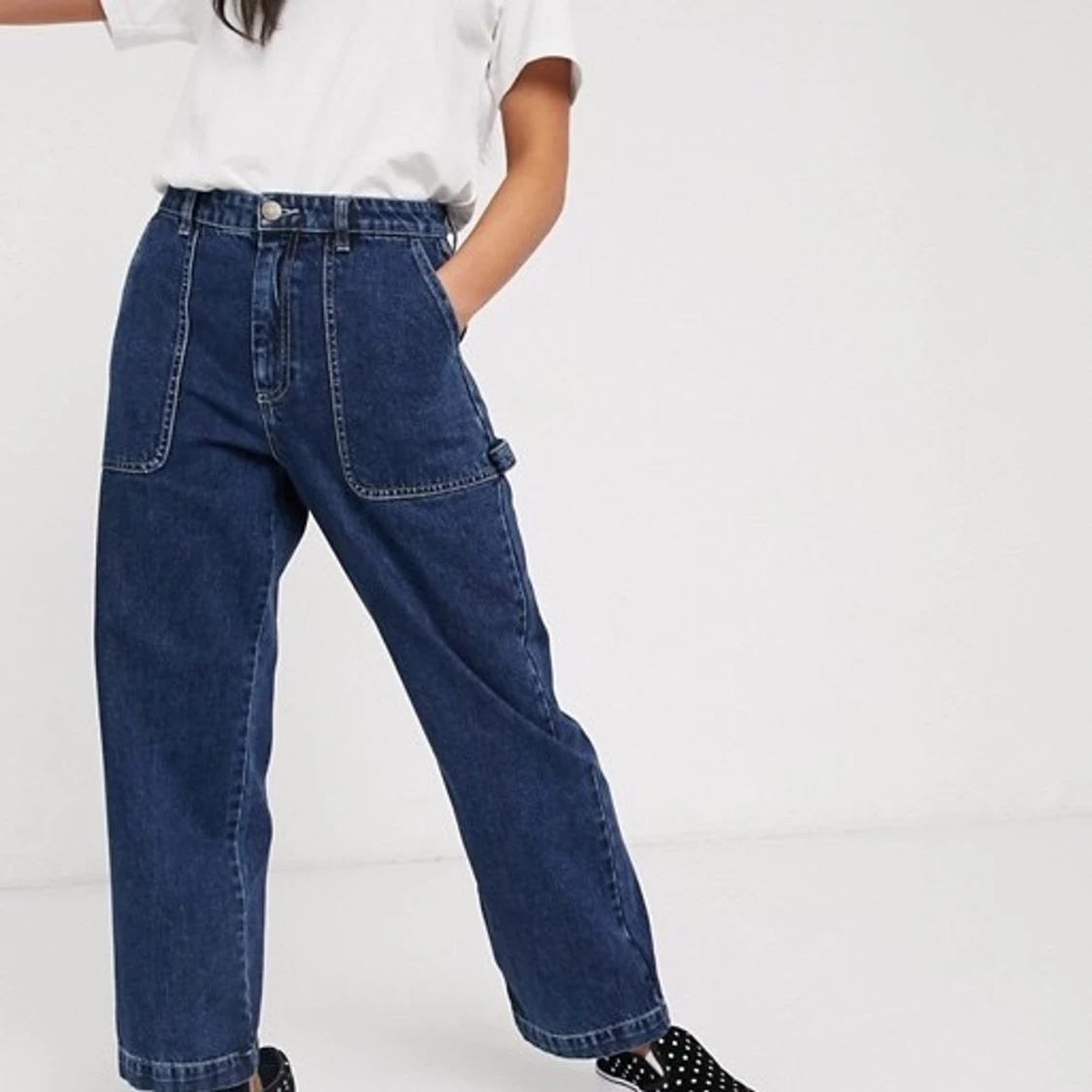 Blå vida jeans