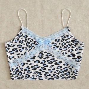 Populär y2k topp - Så jävla fin SHEIN topp, kände inte att den passade mig. Frakt lär bli ganska billig