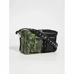 HELT NY NUNNO ELLIE BAG - super snygg!! Det finns ett längre band i den som man kan ha. Fick den i julklapp men den är inte min stil. Nypris: 1800kr