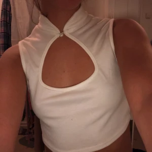 Söt Linne - Super söt linne i från Missgudied🌈 ha tyvär inte kommit till så mycket användning:/ storlek xs🧚🏼‍♀️