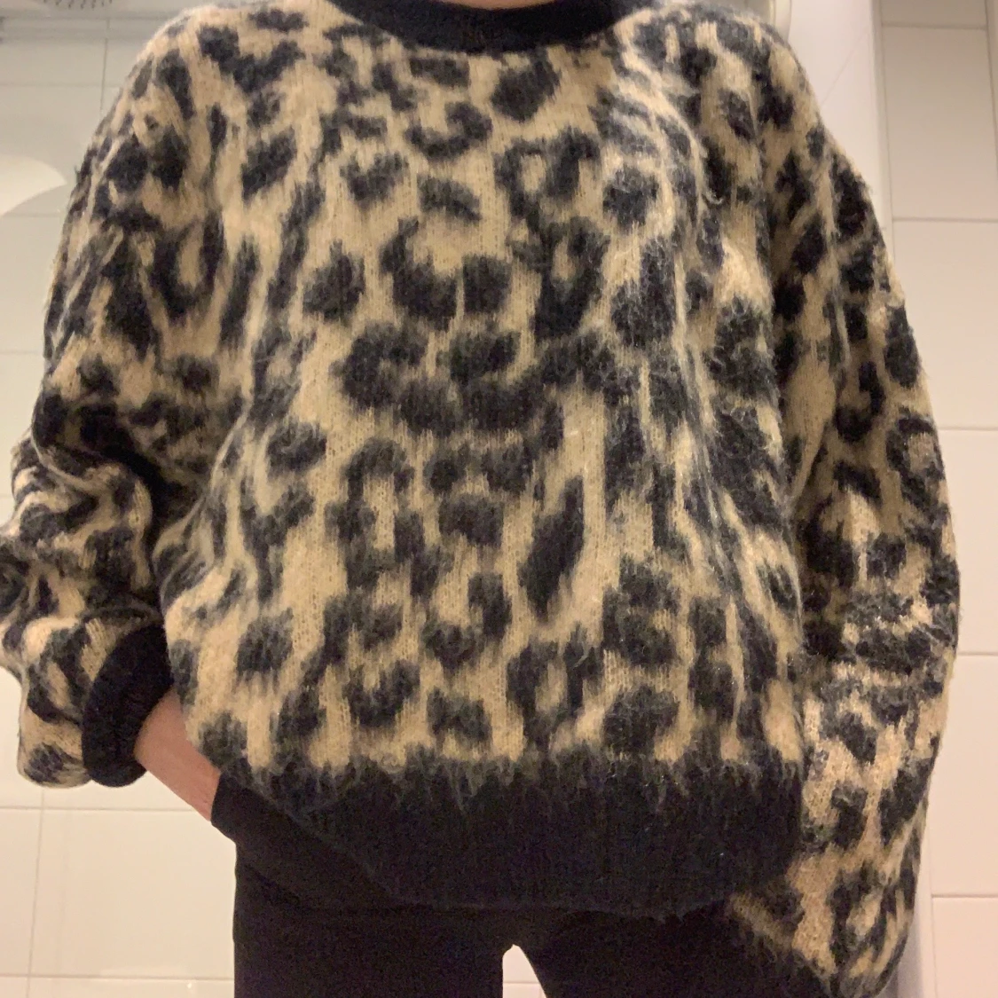 Leopardmönstrad tröja