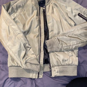 Bomberjacka storlek S - Bra skick. Från Lager 157