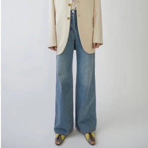 Acne byxor storlek 34 - Acne byxor i jättebra skick i storlek 34