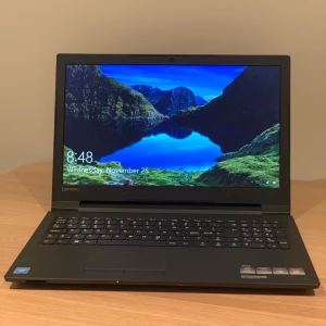 Lenovo dator model 80TG - Köptes circa 2017. I bra skick och fungerar vanligt || kontakta mig om du har några funderingar:) 