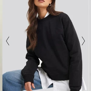 Sweatshirt från Nakd  - Färg: Svart. Cond: 9/10 (sparsamt använd). Pris: 150 kr + frakt! 
