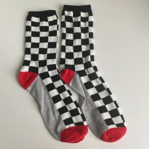 Skater strumpor - Coola skater strumpor, endast använda 1-2 gånger, storlek 37-40, fri frakt✨