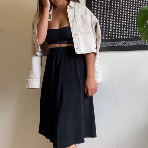 Kjol - Svart plisserad kjol