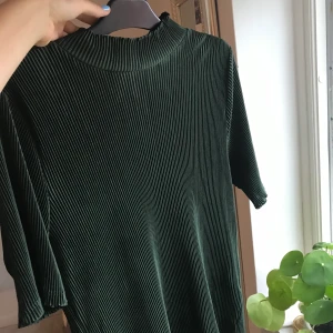 Plisserad topp - Endast använd en gång! Frakt ingår i priset!🦋 