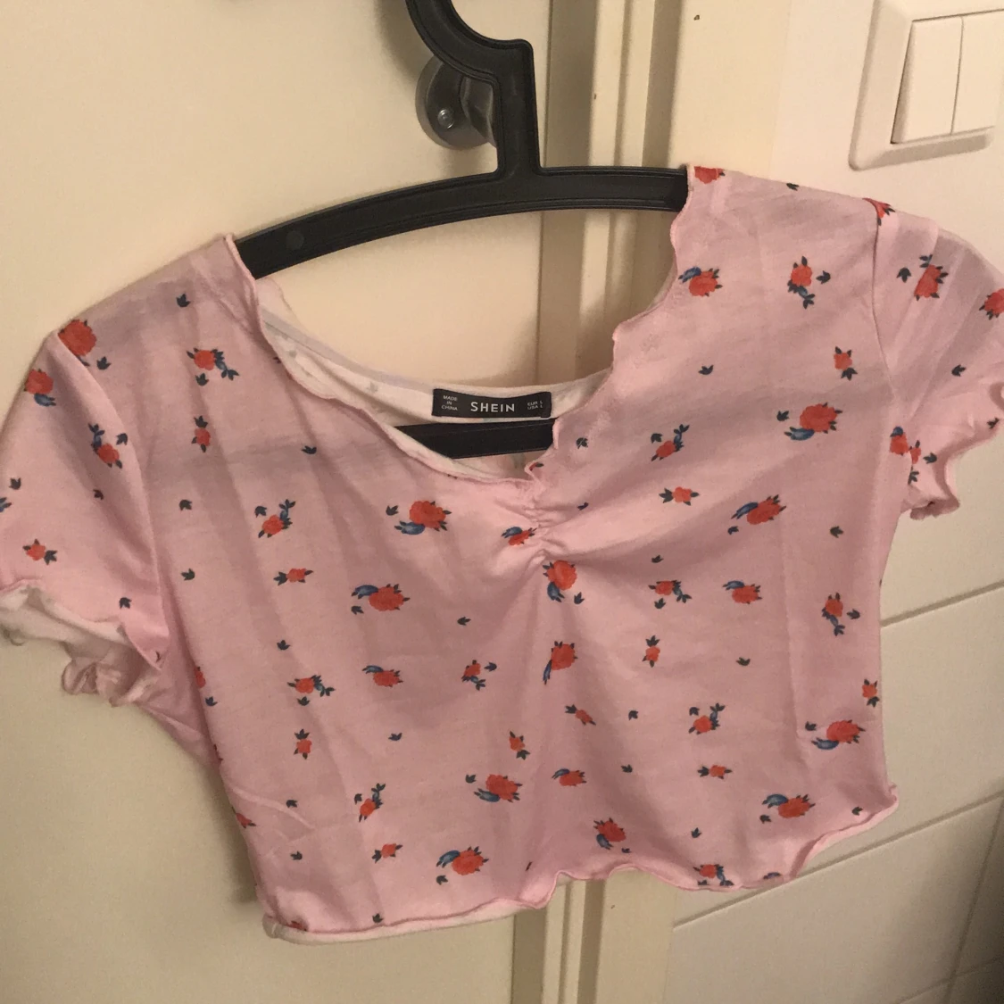 Blommig rosa tröja  - 90