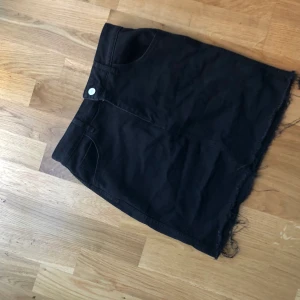 Svart Jens kjol - Svart Jens kjol från hm