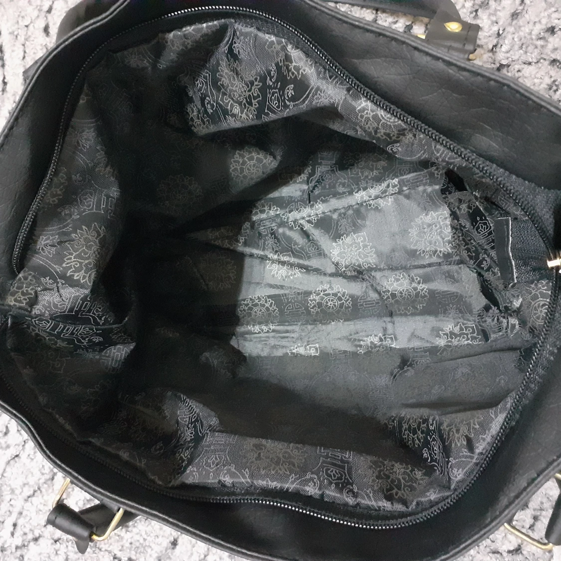 Svart skinn väska  - 91