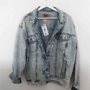  - Oversized vintage jeansjacka i märket GAP som inte kommit till användning. Fraktkostnad tillkommer. 💌