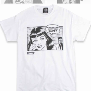  - Säljer HELT NY vit tshirt från Thrasher. Inte ens provad på. Säljer då jag råkade göra två beställningar på denna tröja. Nypris 400kr + frakt. Jag Säljer för 350kr om vi möts upp i Sthlm, annars 375kr ink frakt