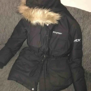  - Everest jacka Dam storlek 38 i fint skick. 
