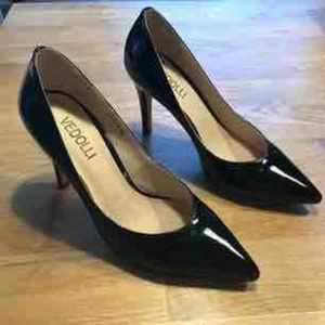  - Leather pumps, worn 3-4 times only in the office
