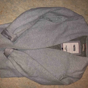  - Kavaj, köpt på nk 2199:-Köparen står för frakt annars går det att mötas i innerstad Gbg  