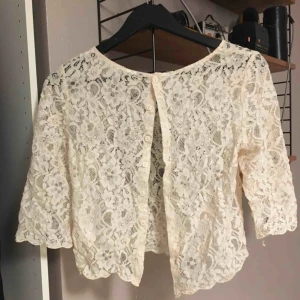  - Spetstopp, storleken är lite oklar men tror att den typ är s eller m.  Aldrig använt den, men har köpt den av en annan för ett tag sedan.  