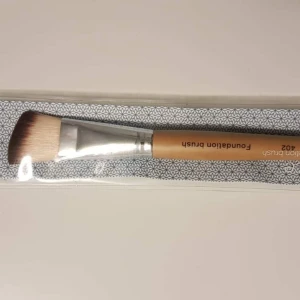  - Oöppnad foundation brush från Åhléns. säljer på grund av platsbrist och brist på behov. Butikspris 99:-