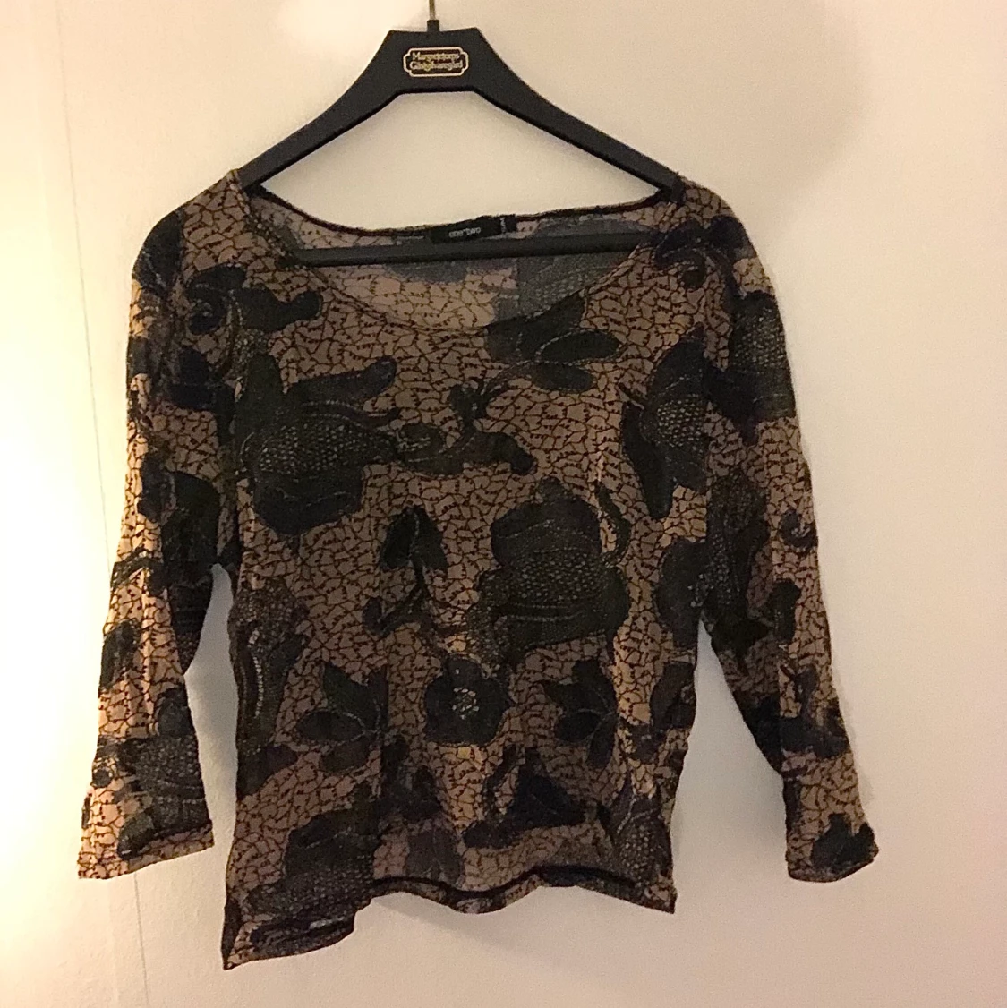 beige mönstrad topp - 90