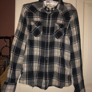 Dieselskjorta storlek M - Bra passform, nyskick, storlek M, svart-grå 