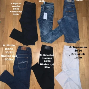 Jeans - Köparen betalar frakt eller så hämtas de i Visby.